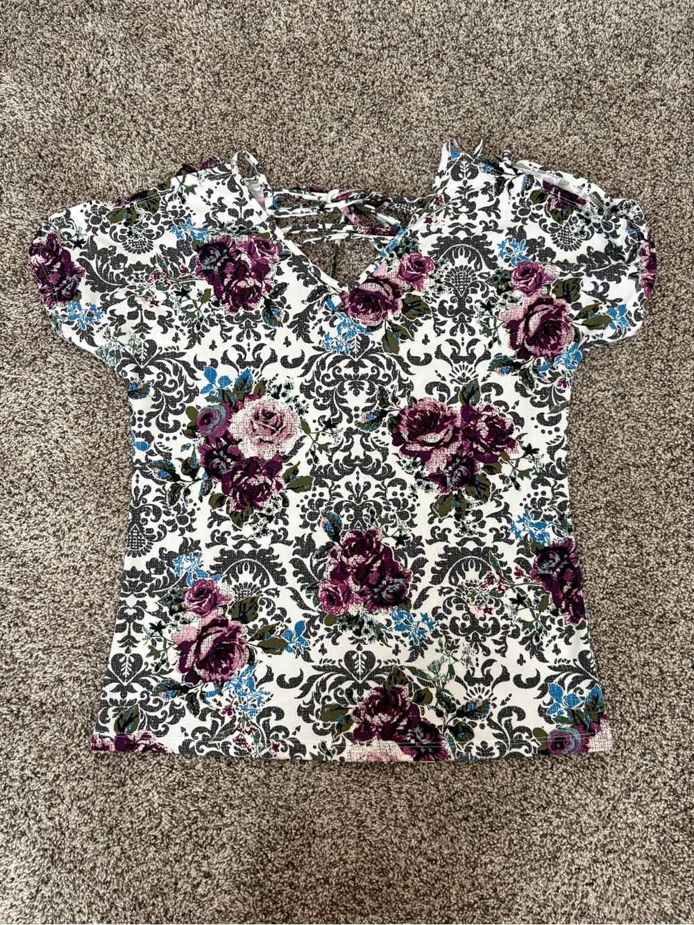 Daytrip Women’s White Floral Lace-Up V-Neck Top - Purple Rose Print XS